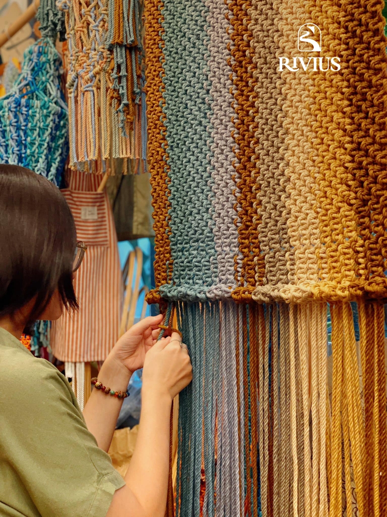 Rivius Prisma - Ghế Macrame gỗ gấp đan thủ công sắc cầu vồng Cỡ Lớn