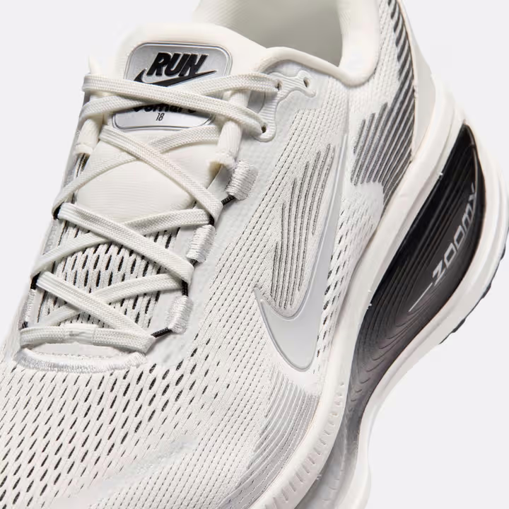 Giày Nike Chính Hãng - Vomero 18 Running - Màu Đen | JapanSport II7189-100