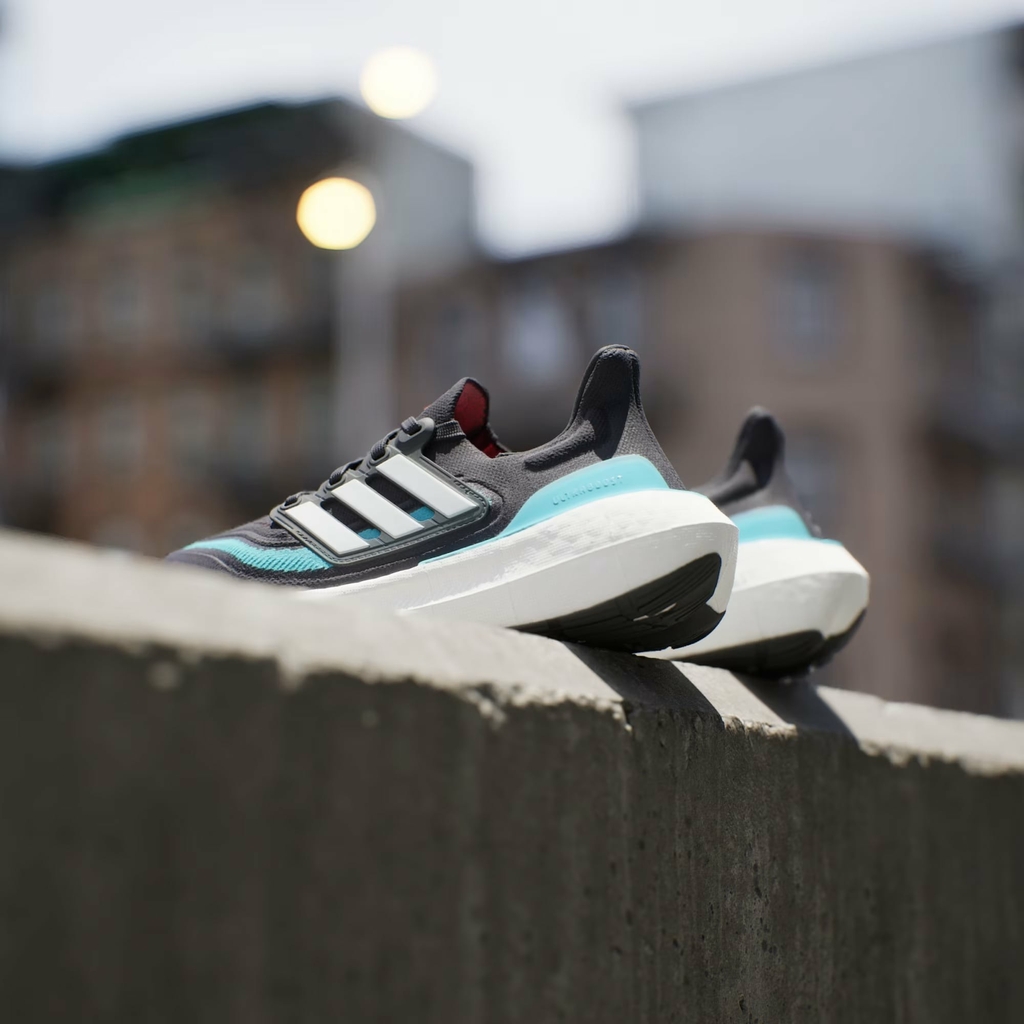 Giày Adidas Nữ Chính Hãng - ULTRABOOST LIGHT - Màu Đen  | JapanSport IF3028