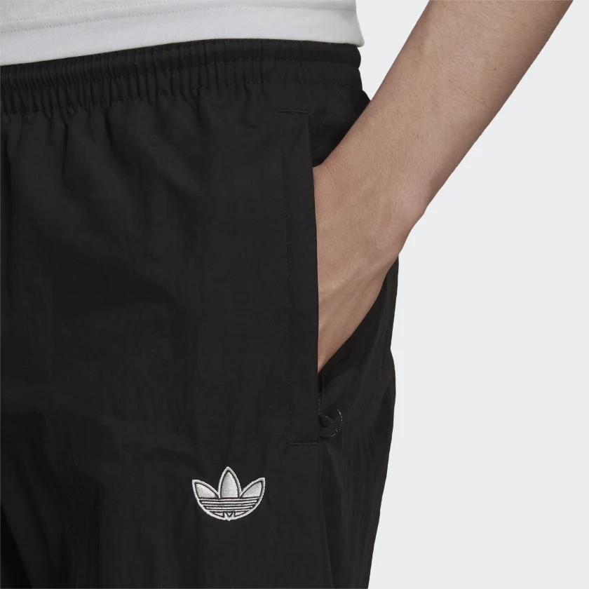 Quần Adidas Nam Chính Hãng - SPRT SHARK WOVEN TRACK PANTS - Đen | JapanSport H06758