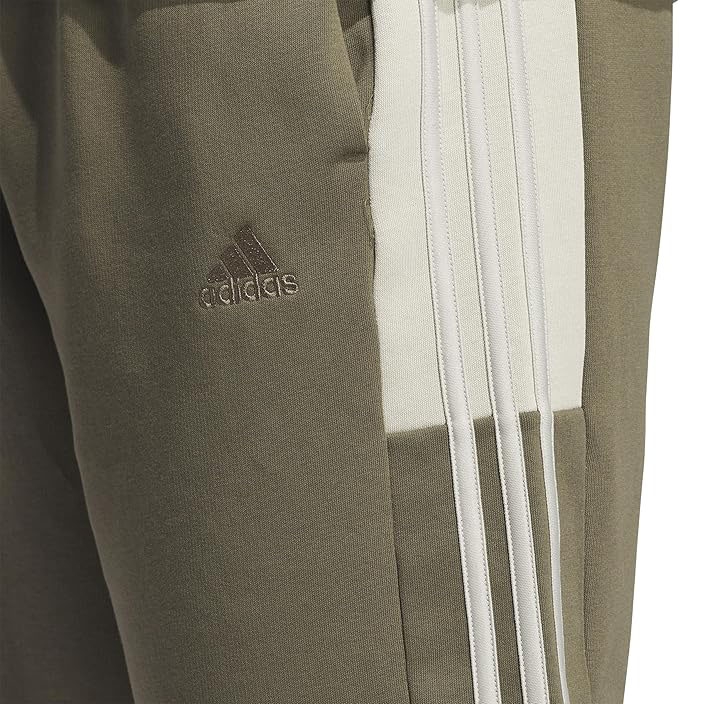 Quần Short Adidas Nam Chính Hãng - Essentials Fleece 3-Stripes - Màu Olive | JapanSport JE8157