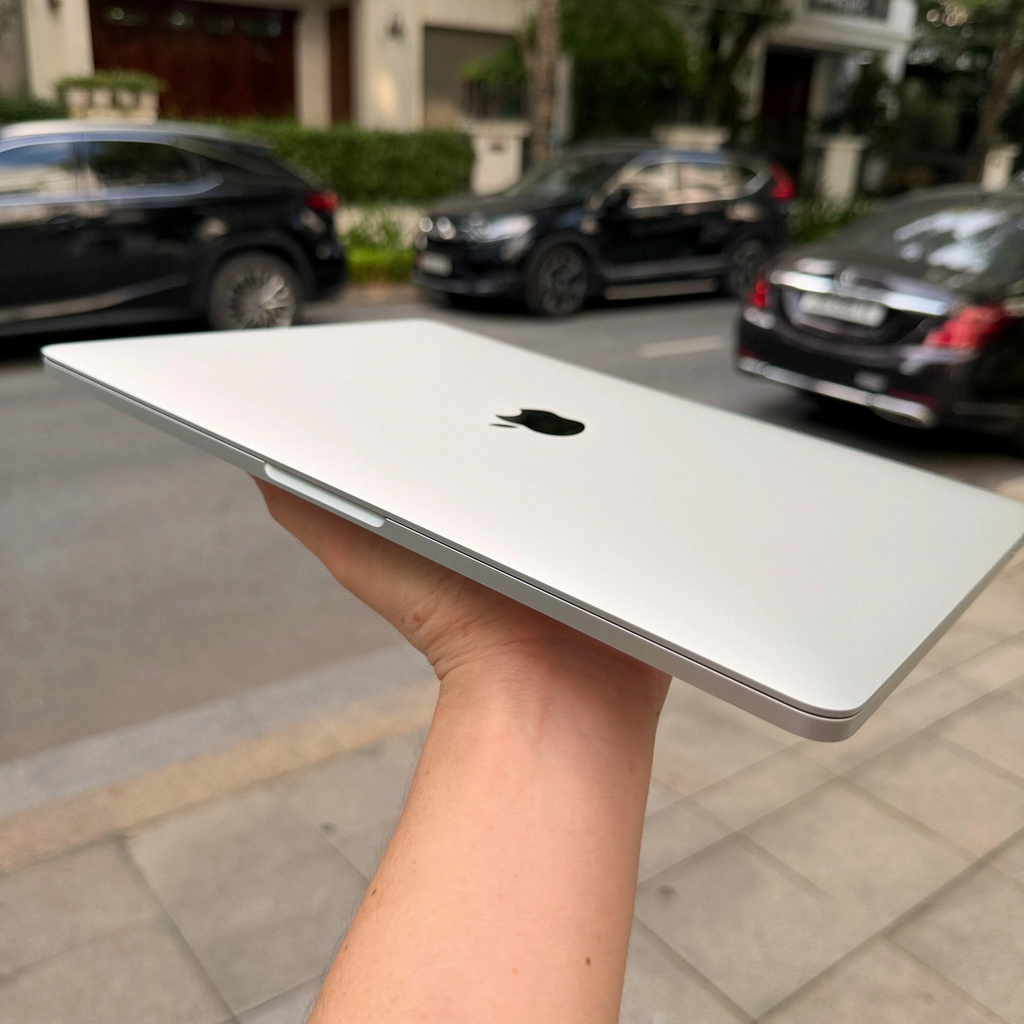 【Đã qua sử dụng】Apple MacBook Pro 2017 - Core i5-7360U | 8GB | 512GB - Màu bạc |  JapanSport