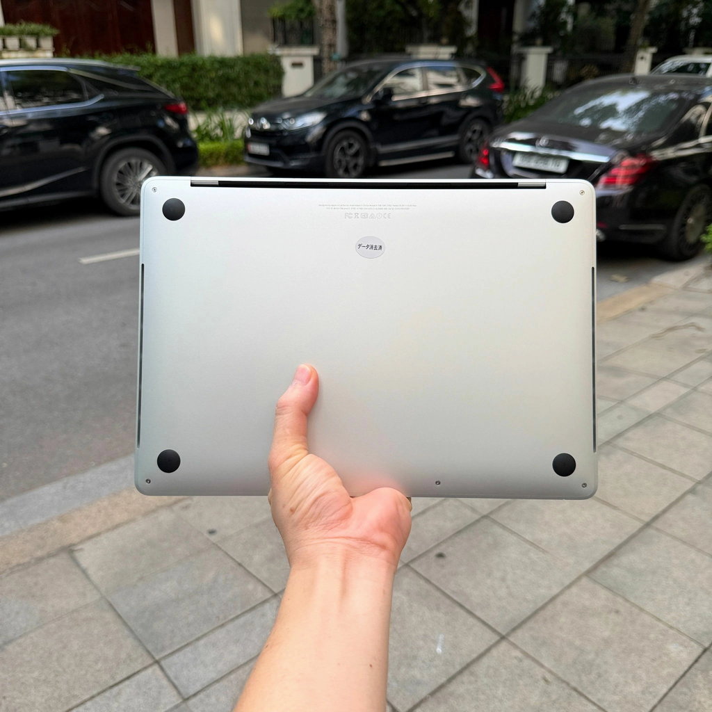 【Đã qua sử dụng】Apple MacBook Pro 2017 - Core i5-7360U | 8GB | 512GB - Màu bạc |  JapanSport