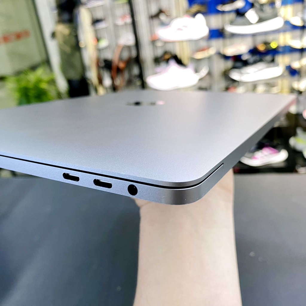 【Đã qua sử dụng】Apple MacBook Pro 2018 - Core i5 | RAM 8Gb | SSD 512GB - Silver |  JapanSport