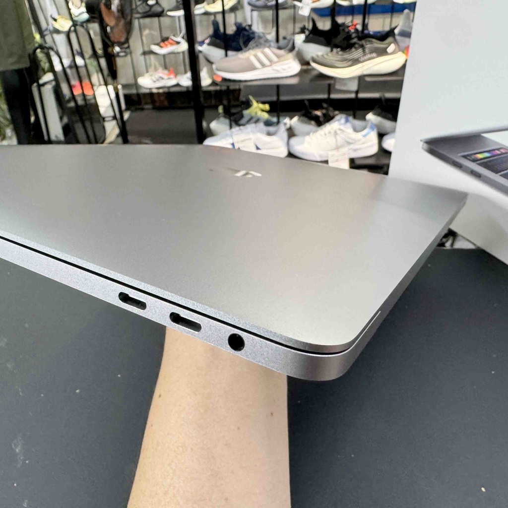 【Đã qua sử dụng】Apple MacBook Pro 2019 15 inch - Core i9-9880H 2.3GHz | RAM 16GB | SSD 512B - Bạc | JapanSport