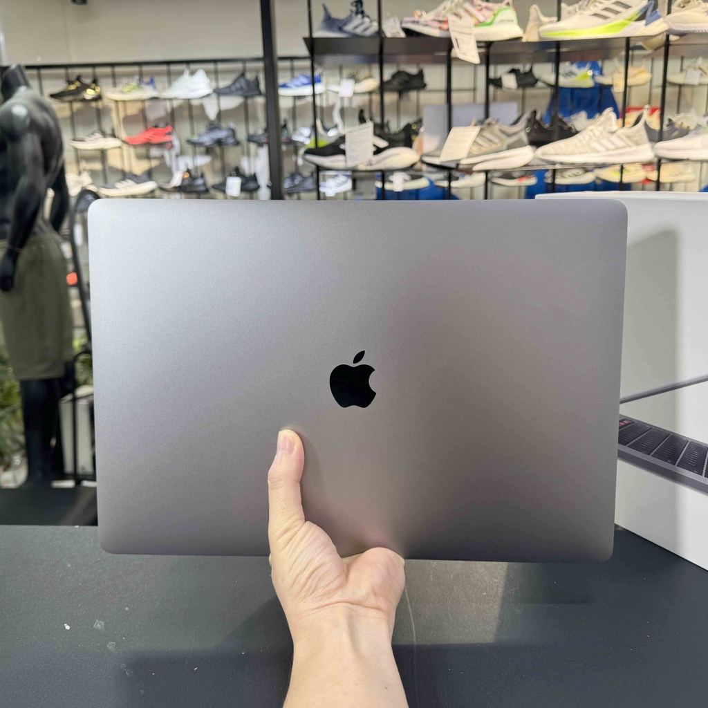 【Đã qua sử dụng】Apple MacBook Pro 2019 15 inch - Core i9-9880H 2.3GHz | RAM 16GB | SSD 512B - Bạc | JapanSport