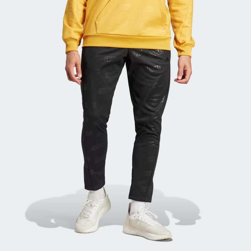 Quần Dài Adidas Chính Hãng - Embossed adidas Polar Fleece Tapered Pants - Màu Đen | JapanSport IJ6437