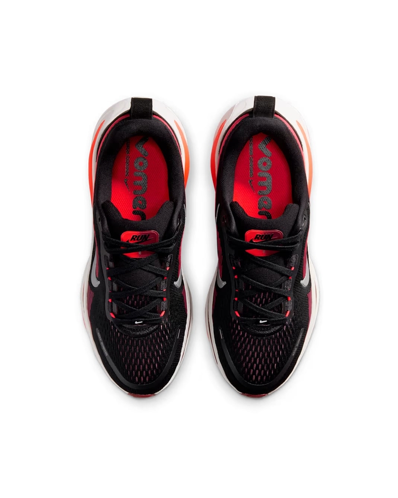 Giày Nike Nam Nữ Chính Hãng - Vomero 18 GS - Màu đen / đỏ | JapanSport HQ2157-007