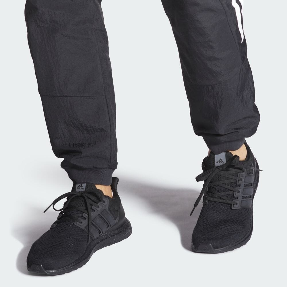 Giày Chạy Nam Adidas Chính hãng - Ultraboost 1.0 - Đen | JapanSport HQ4199