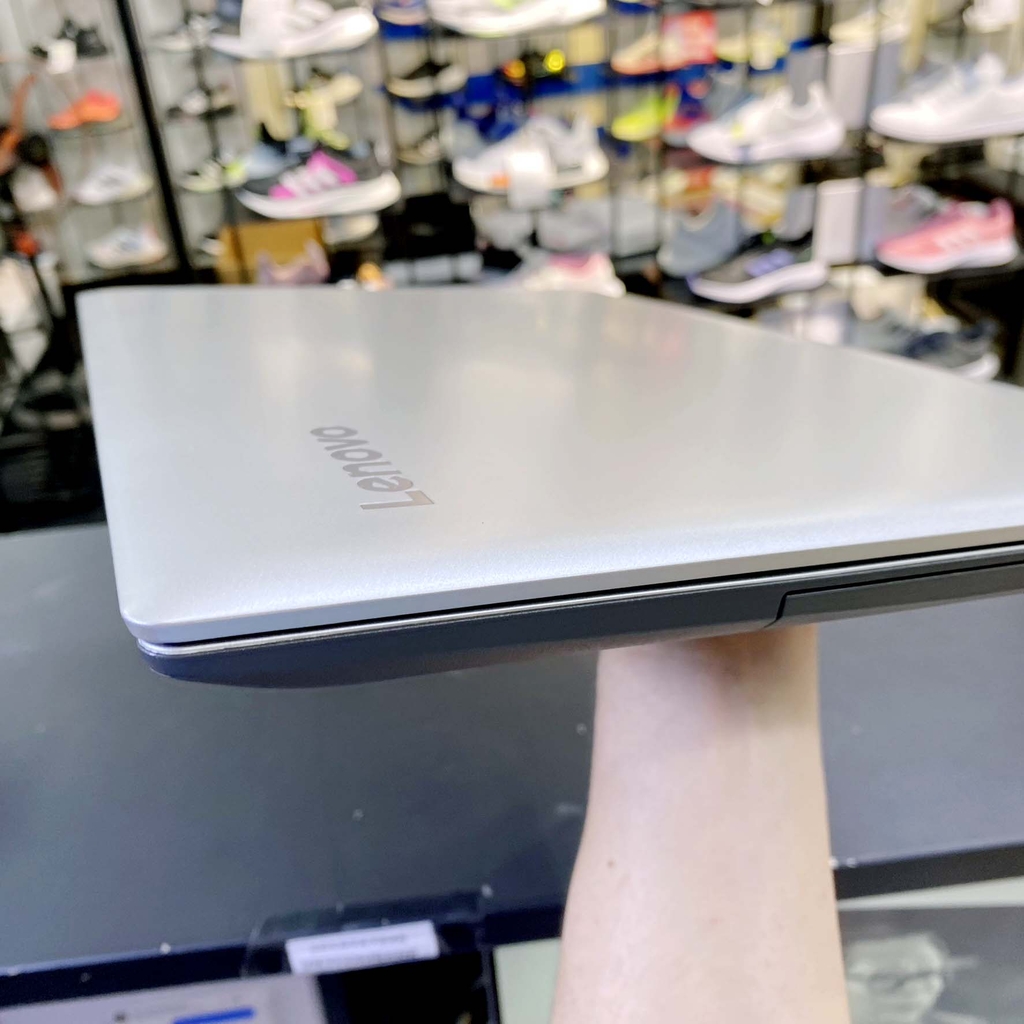 【Đã qua sử dụng】Lenovo ideapad 330-15IKB Core i5 8250U 1.6GHz | 8GB | SSD 240GB | JapanSport