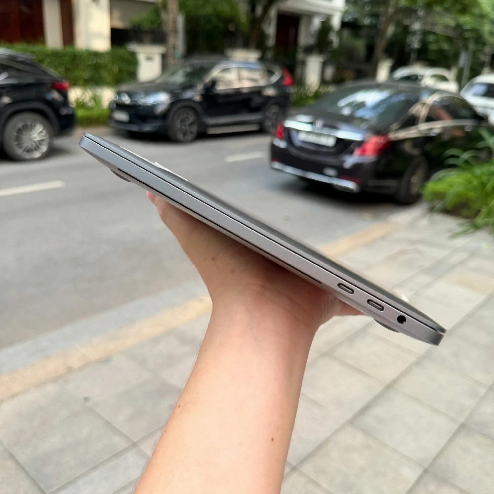 【Đã qua sử dụng】Apple MacBook Pro 2020 - Core i5-1038NG7 | RAM 16GB | SSD 512GB - Màu xám |  JapanSport