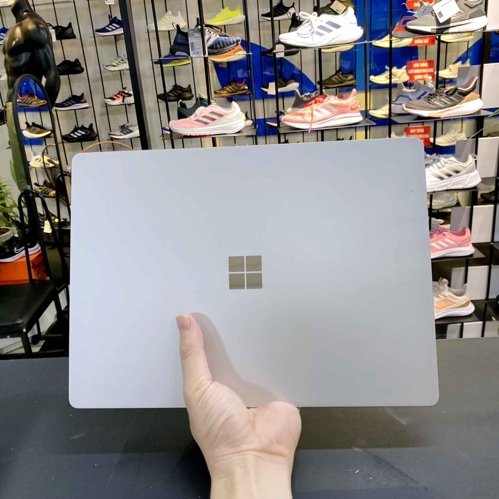 【Đã qua sử dụng】Surface Laptop 2 13.5 Inch Core i5 8250U 1.6GHz | 8GB | 256GB - Bạc |  JapanSport