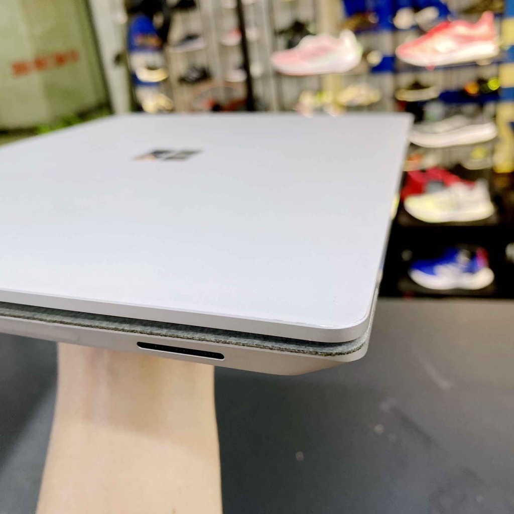 【Đã qua sử dụng】Surface Laptop 2 13.5 Inch Core i5 8250U 1.6GHz | 8GB | 256GB - Bạc |  JapanSport