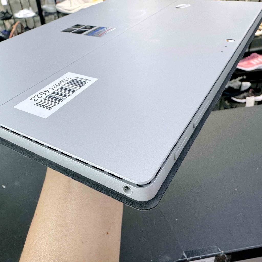 【Đã qua sử dụng】Surface Pro 5 Core i7-7660u | 8GB | 256GB + Bàn phím - Bạc |  JapanSport