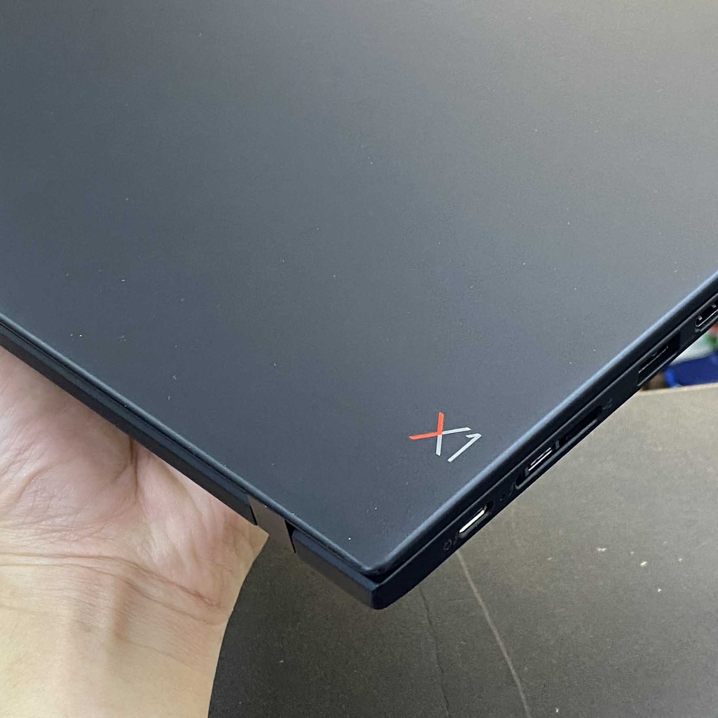 【Đã qua sử dụng】Lenovo ThinkPad X1 Carbon Gen 7 Core i5-8265U 1.6GHz | RAM 8GB | SSD 256GB - Màu đen | JapanSport