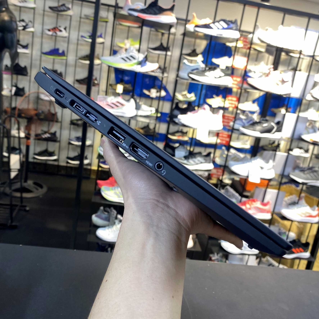 【Đã qua sử dụng】Lenovo ThinkPad X1 Carbon Gen 7 Core i5-8265U 1.6GHz | RAM 8GB | SSD 256GB - Màu đen | JapanSport