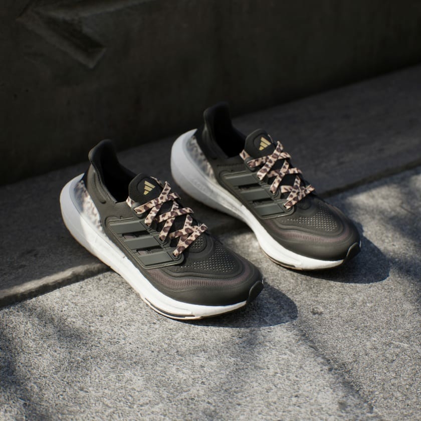 Giày chạy Adidas Nữ Chính Hãng - ULTRABOOST LIGHT - Black | JapanSport ID2932
