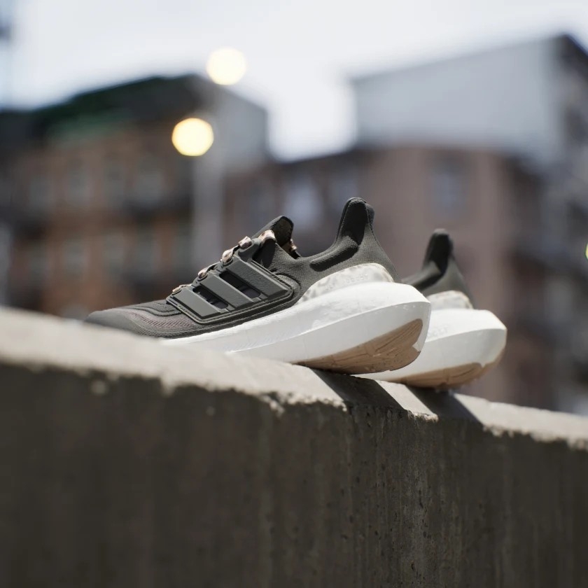 Giày chạy Adidas Nữ Chính Hãng - ULTRABOOST LIGHT - Black | JapanSport ID2932