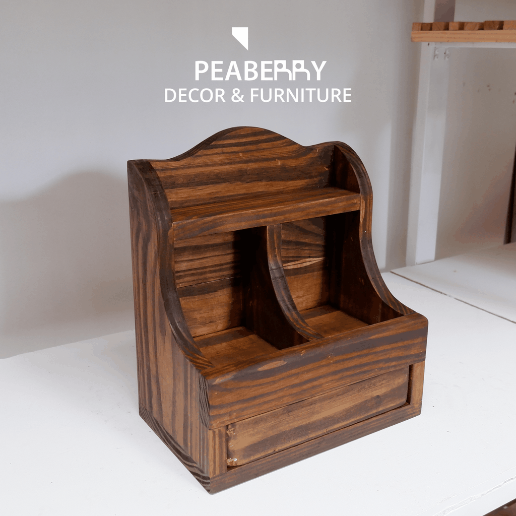 Kệ gỗ decor kiểu cổ điển