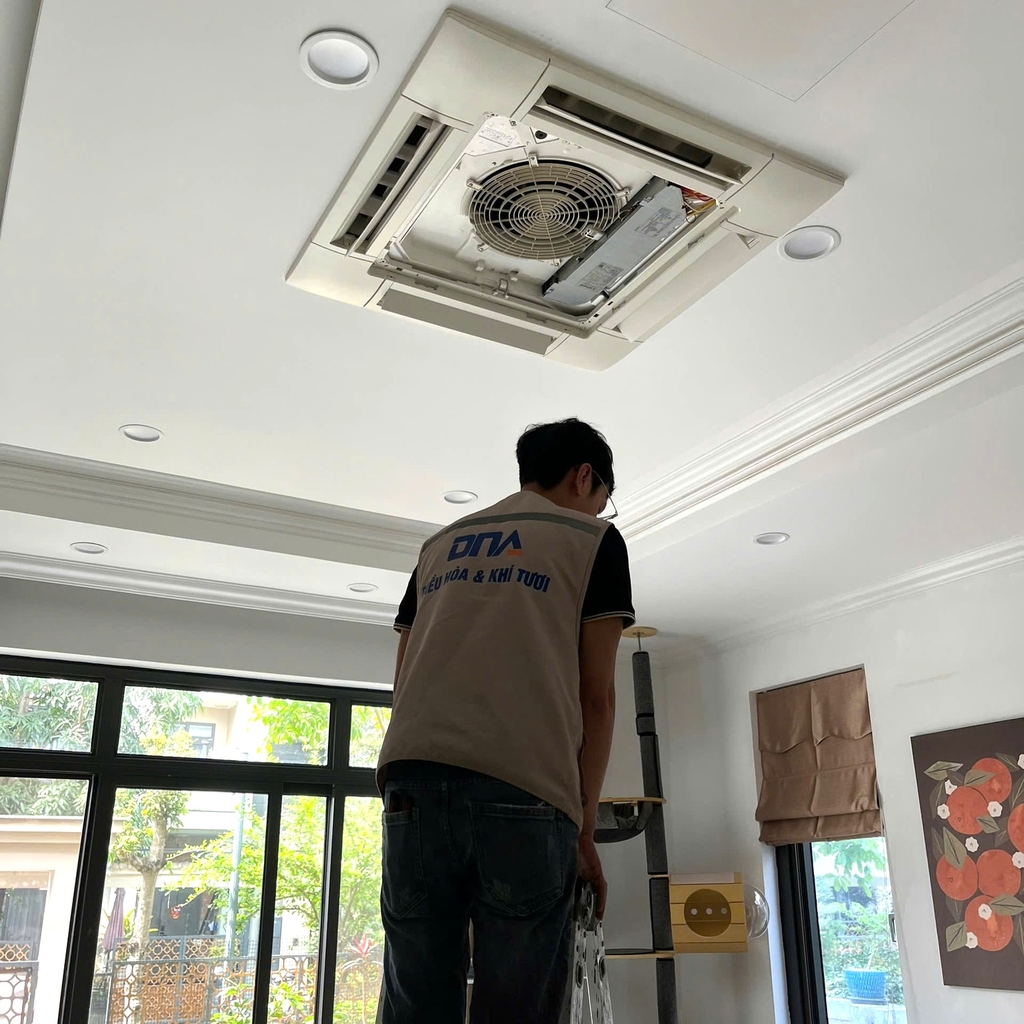 dau-hieu-can-bao-duong-ve-sinh-dieu-hoa-am-tran