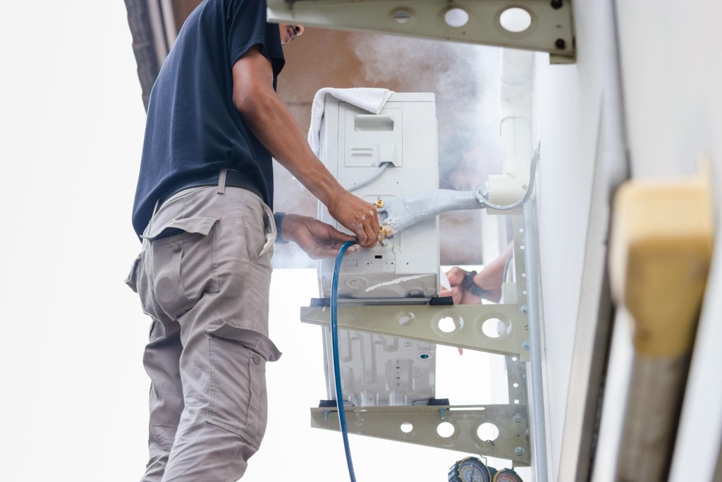 Cách xử lý điều hòa âm trần bị chảy nước