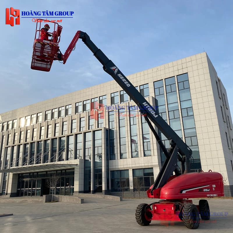 Xe nâng người Boom Lift dầu diesel HT20J - Chiều cao 21,8m - Mới 100%