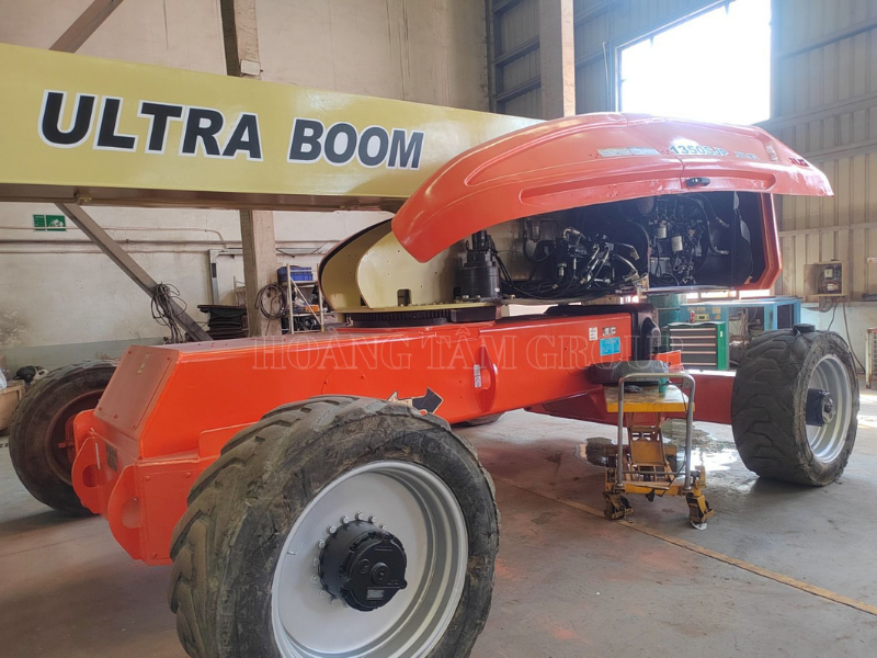 Xe Nâng Người Boom Lift JLG1350SJP - Chiều Cao Làm Việc 46m - Đời 2017