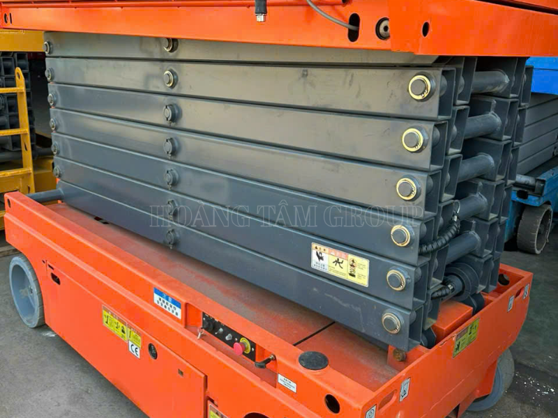 Xe Nâng Người Cắt Kéo GORLY JCPT1614HD- Mới 100% - Chiều Cao Làm Việc 16m - Đời 2024