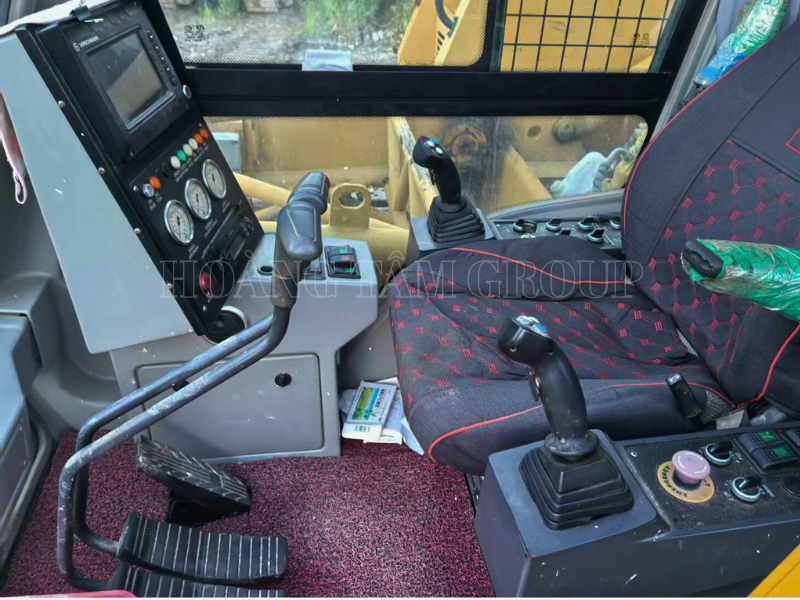 Cẩu bánh xích XCMG XGC75 - 75 tấn - Đời 2017 - Nhập khẩu Trung Quốc