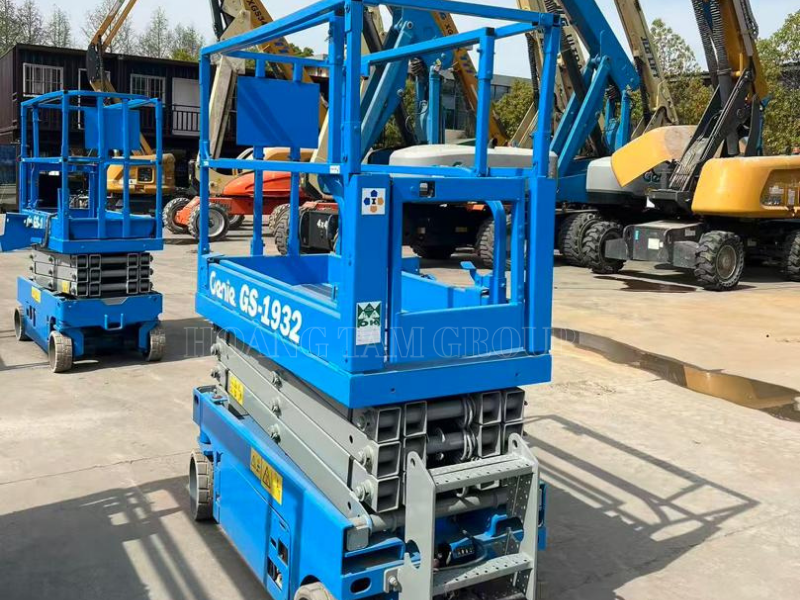 Xe Nâng Người Cắt Kéo GENIE GS-1932 - Chiều Cao Làm Việc 8m - Đời 2018