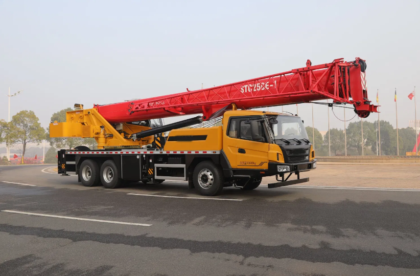 XE CẨU BÁNH LỐP 25 Tấn SANY STC250C5-8