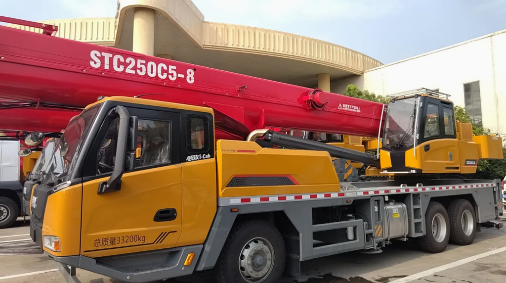 XE CẨU BÁNH LỐP 25 Tấn SANY STC250C5-8