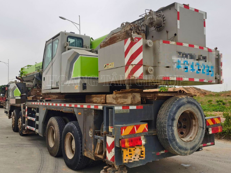 Cẩu Bánh Lốp Zoomlion ZTC550V552 - 55 tấn - Đời 2018 - Nhập khẩu Trung Quốc