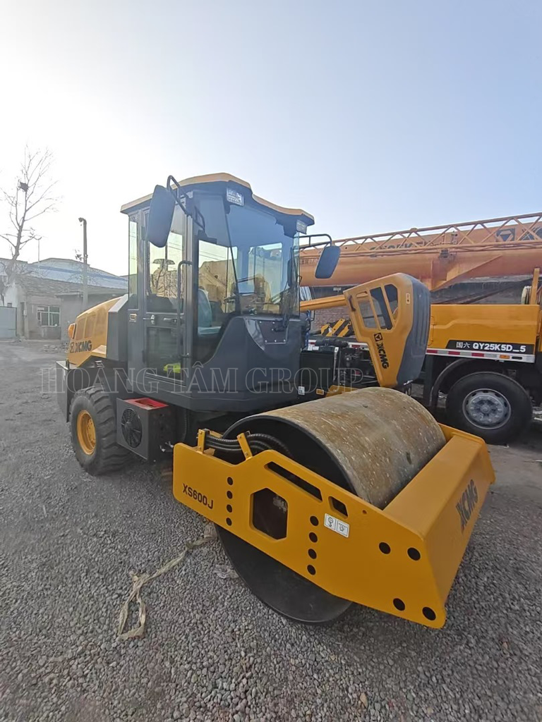 XE LU RUNG 6 Tấn - XCMG XS600J Mới 100%