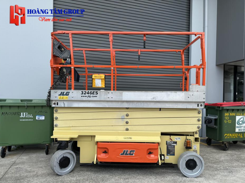 Cho thuê xe nâng người cắt kéo JLG ES3246 - Chiều cao làm việc 12m