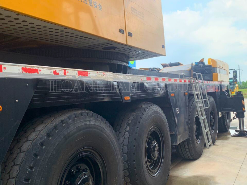 Cẩu Bánh Lốp Sany SAC2000C8 - 200 Tấn - Đời 2022 - Nhập khẩu Trung Quốc