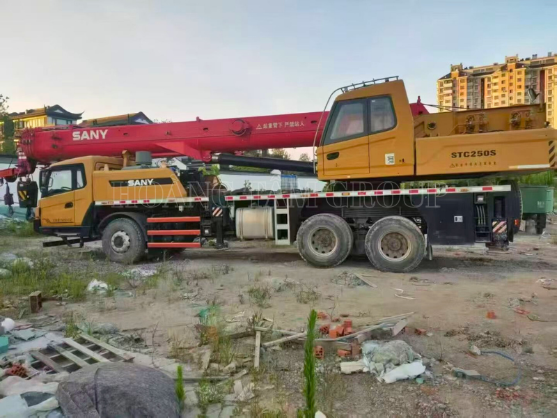 Cẩu Bánh Lốp Sany STC250S - 25 tấn - Đời 2019 - Nhập khẩu Trung Quốc