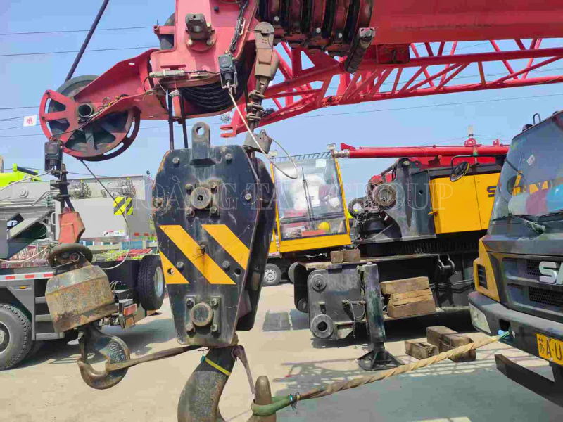 Cẩu Bánh Lốp Sany STC800T6 - 80 tấn - Đời 2020 - Nhập khẩu Trung Quốc