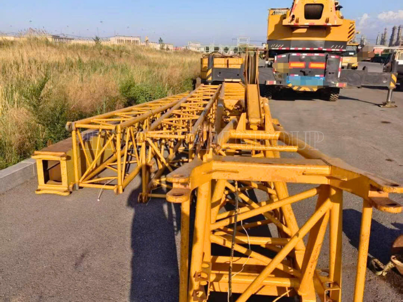 Cẩu Bánh Lốp XCMG QY130K - 130 Tấn - Đời 2013 - Nhập khẩu Trung Quốc