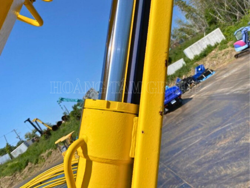Cẩu Mini Komatsu LC755-3 - 4.9 Tấn - Đời 2019 - Nhập khẩu Nhật Bản