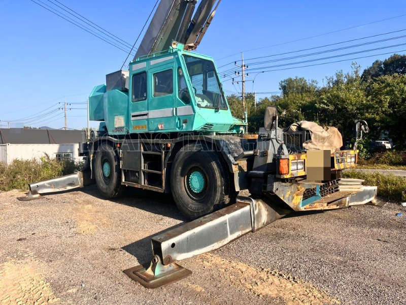 Cẩu Bánh Lốp Tadano TR250M-5 - 25 Tấn - Đời 1993 - Nhập khẩu Hàn Quốc