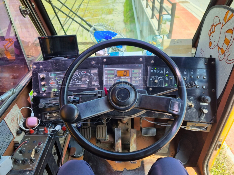 Cẩu Kato KR-35H-III – 35 Tấn - Đời 1993 - Nhập hhẩu Hàn Quốc