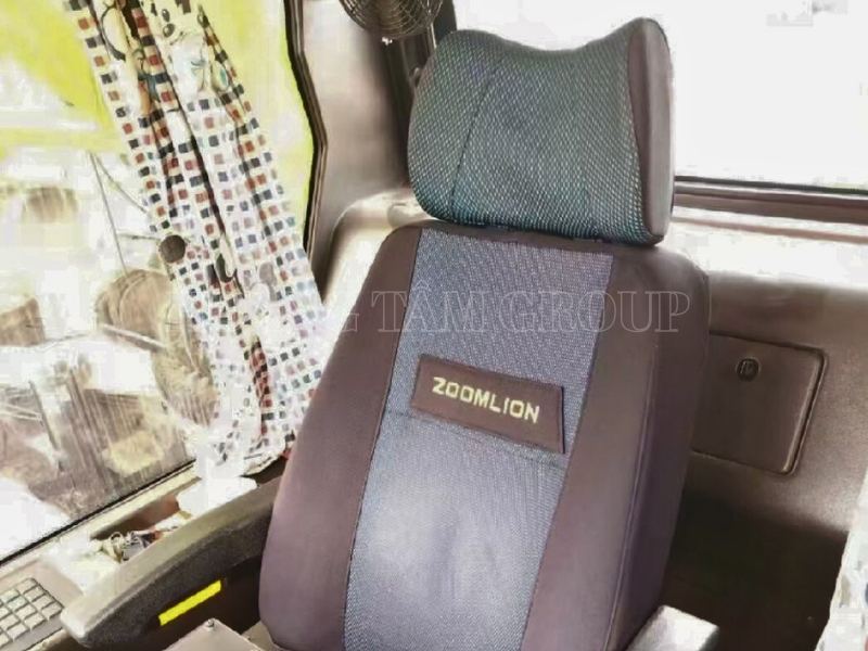 Cẩu Bánh Xích Zoomlion ZCC2600-2 - 260 Tấn - Đời 2021 - Nhập khẩu Trung Quốc