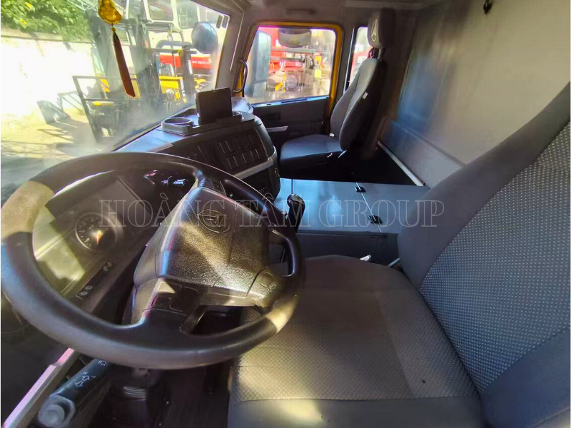 Cẩu Bánh Lốp Sany STC550T6 - 55 Tấn - Đời 1019 - Nhập khẩu Trung Quốc