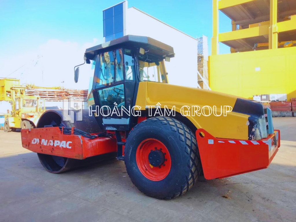 XE LU RUNG DYNAPAC CA610D - ĐỜI 2012 - NHẬP KHẨU TRUNG ĐÔNG