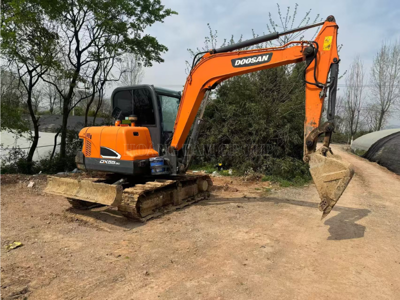 MÁY XÚC ĐÀO BÁNH XÍCH DOOSAN DX559C - ĐỜI 2020 - NHẬP KHẨU TRUNG QUỐC