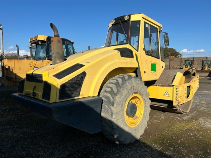 XE LU BOMAG BW211D-4 (2008) – Nhập khẩu Nhật Bản