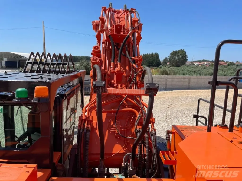 Máy Xúc Đào Bánh Xích Hitachi ZX670 LCH-5B - Đời 2015 - Nhập Khẩu Đức