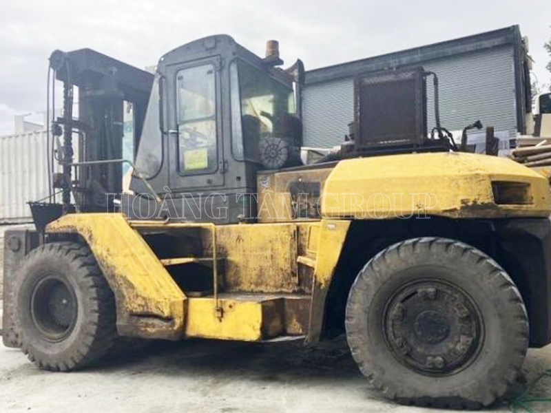 XE NÂNG HÀNG KOMATSU FD200Z-6 - ĐỜI 2011 - NHẬP KHẨU NHẬT BẢN