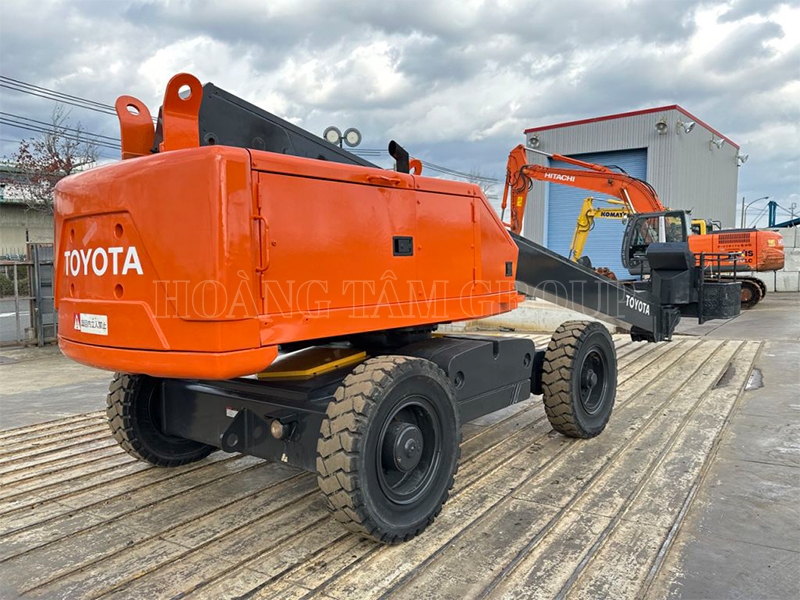 Xe Nâng Người Boom Lift ISUZU 4JD21-27061 - Chiều Cao Làm Việc 21m - Đời 2009